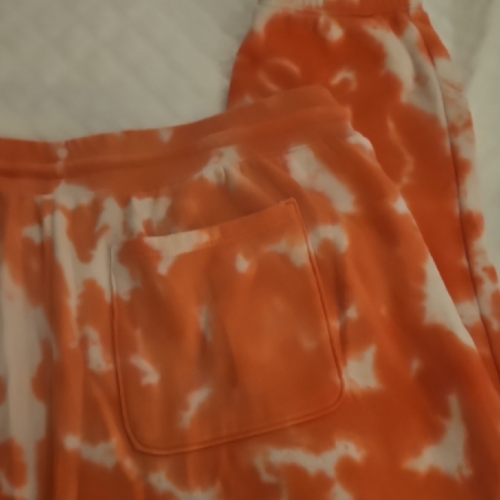 Light Red and White Tie-Dye Swestpants - Picture 4 of 4